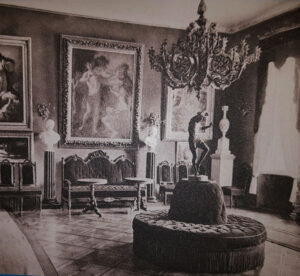 Roter Saal im Schloß Klein Beynuhnen (Ausstellung 2016)