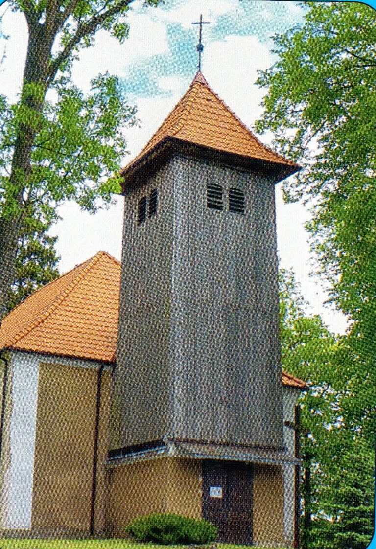Die Kirche in Kleinkosel 2015 nahe Skottau (c Wilfried Brandt, Neidenburger Heimatbrief 2025)