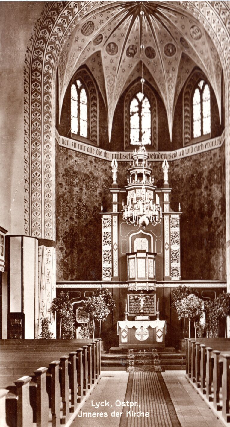 Chor der Herz-Jesu.Kirche in Lyck vor dem Krieg (Pfarrer Gundel)