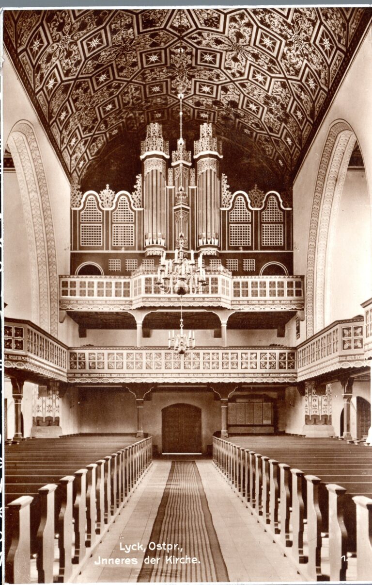 Orgel der Herz-Jesu-Kirche in Lyck vor dem Krieg (Pfarrer Gundel)