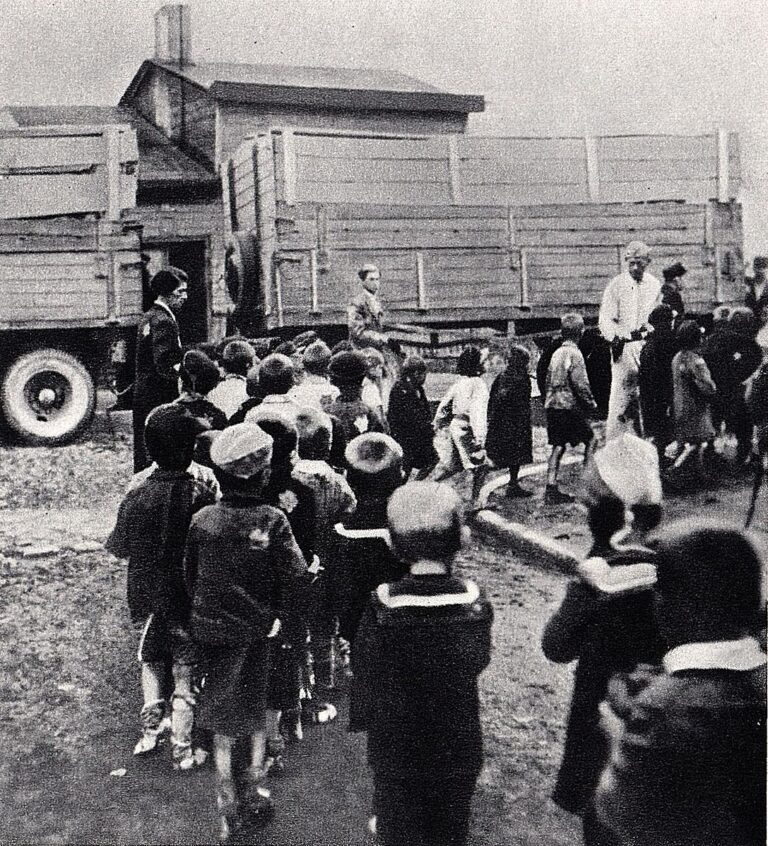 Kindertransport ins Ghetto Litzmannstadt ab 1942 (gemeinfrei)