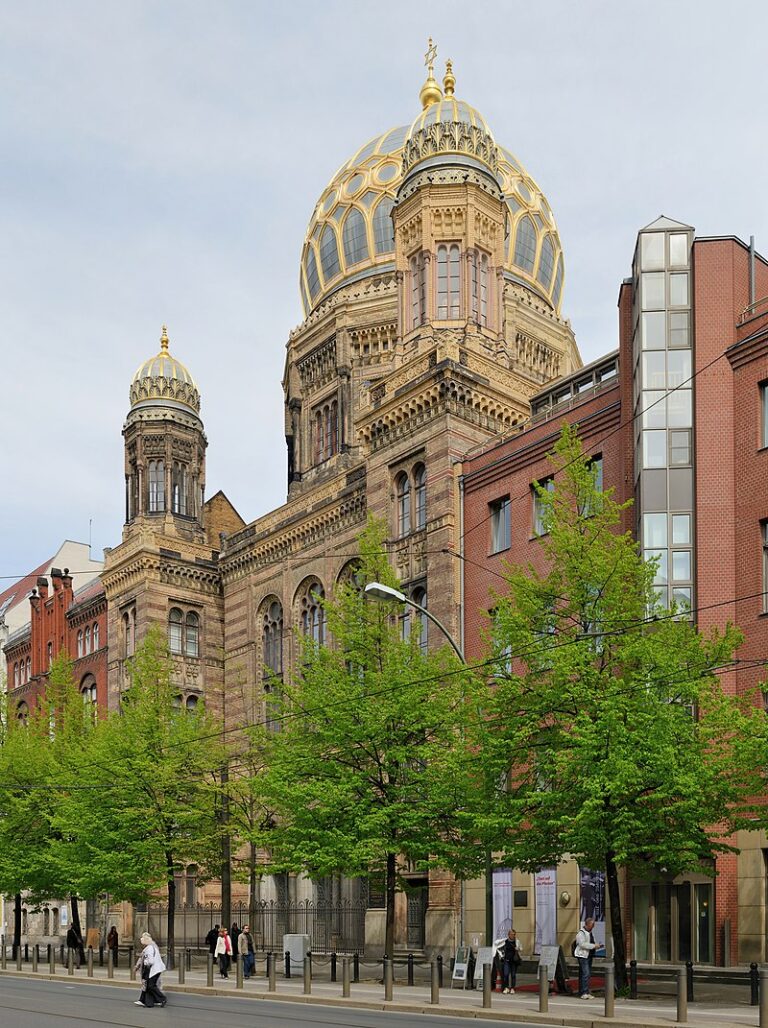 Neue Synagoge in Berlin 1866/2013 (gemeinfrei)