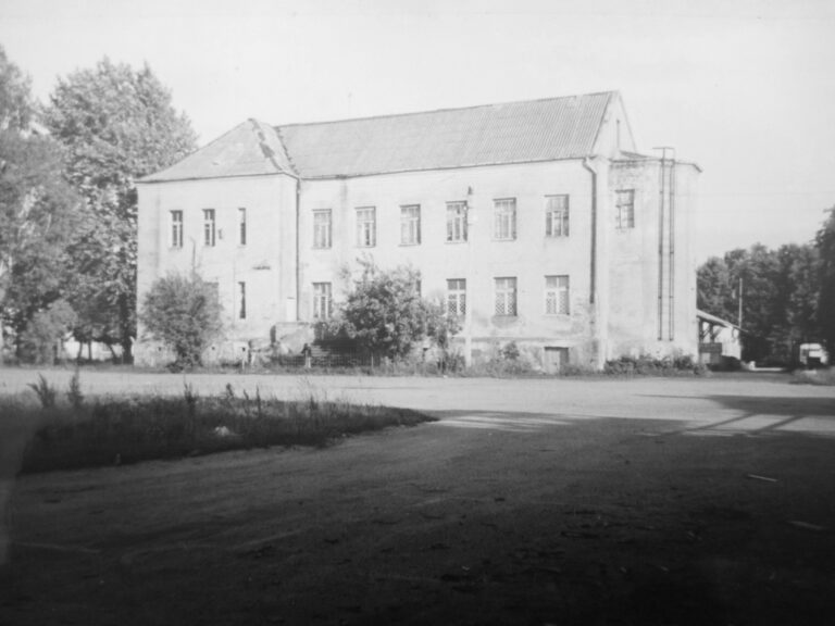 Haus in Kalgen 1999 (Maxim Schiller)