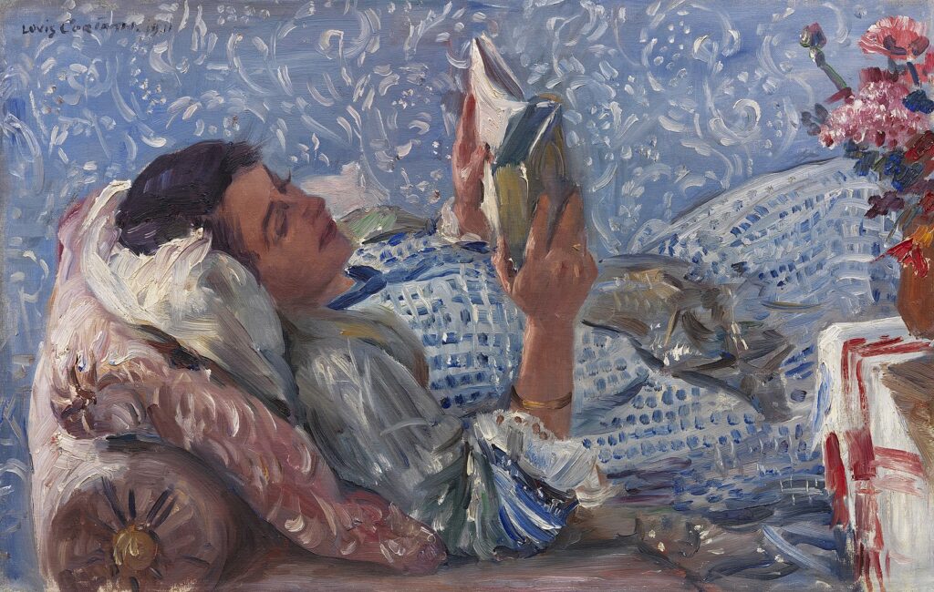 Lovis Corinth malte 1911 seine Frau Charlotte als Lesende (Wikipedia, gemeinfrei)