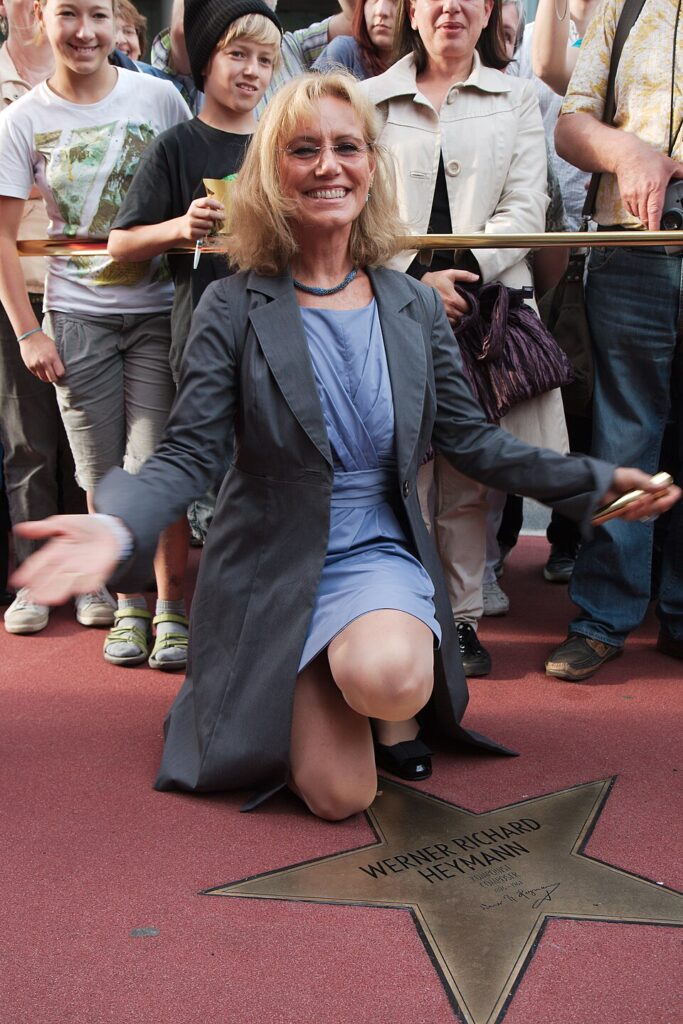 Heymanns Tochter 2012 auf dem Boulevard der Stars mit dem stern ihres Vaters (Lizenz: Autor Thomas Schmidt - Creative Commons Attribution-Share Alike 3.0 Unported license)